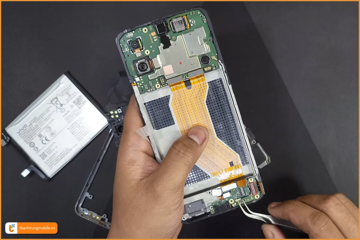 Quy trình thay chân sạc Vivo V40 Lite