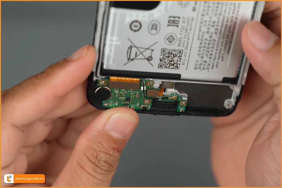 Quy trình thay chân sạc Vivo V50 Lite