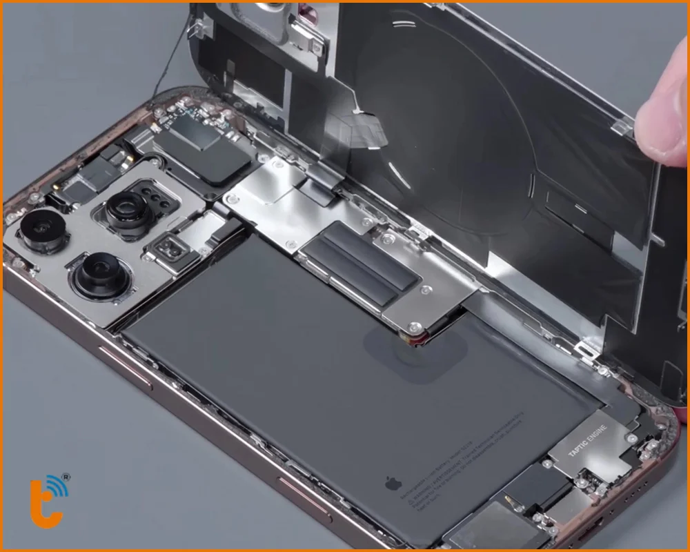 Quy trình thay kính lưng iPhone 17 Pro tại Thành Trung Mobile