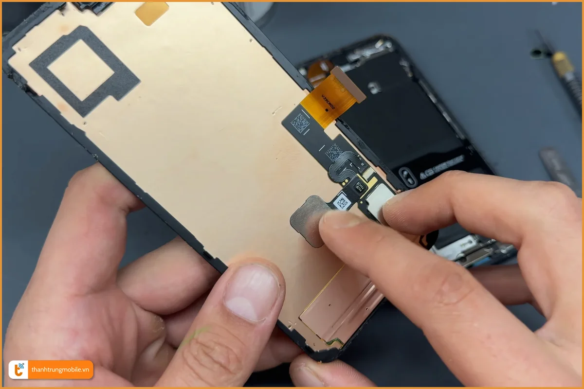 Quy trình thay màn hình Google Pixel 8