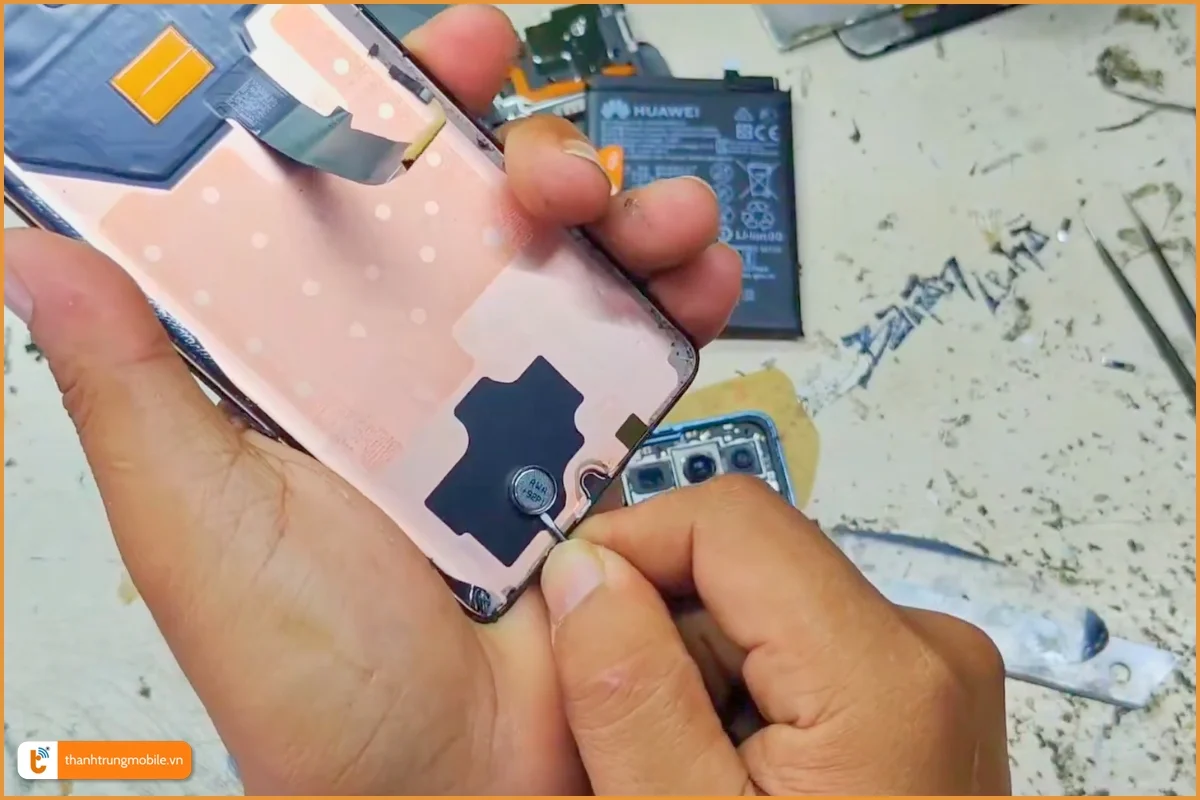 Quy trình thay màn hình Huawei Mate 50