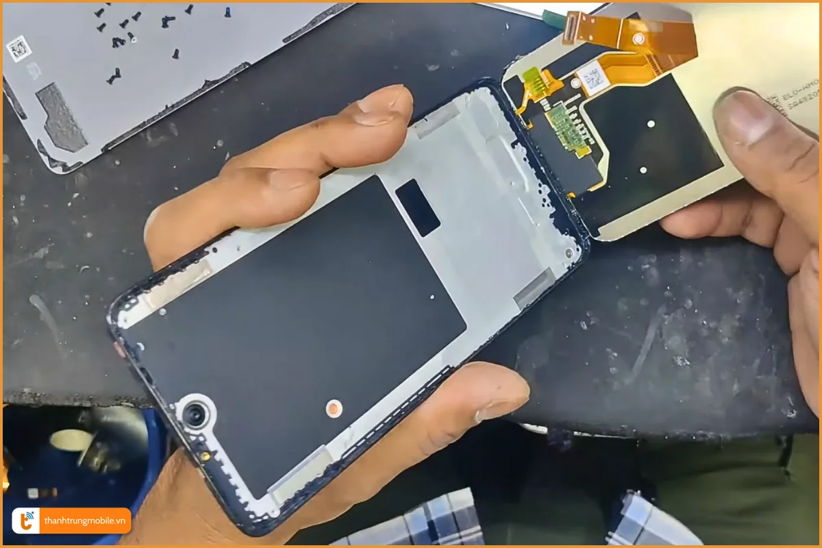 Quy trình thay màn hình Realme C75