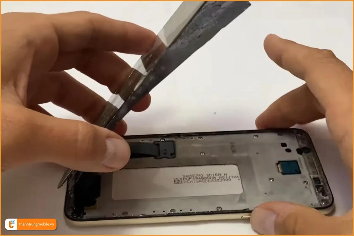 Quy trình thay màn hình Samsung A6