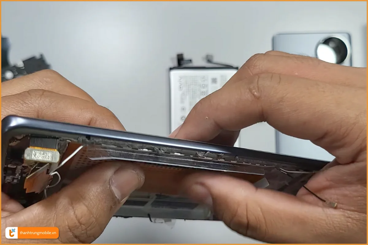 Quy trình thay màn hình Vivo 40 Pro