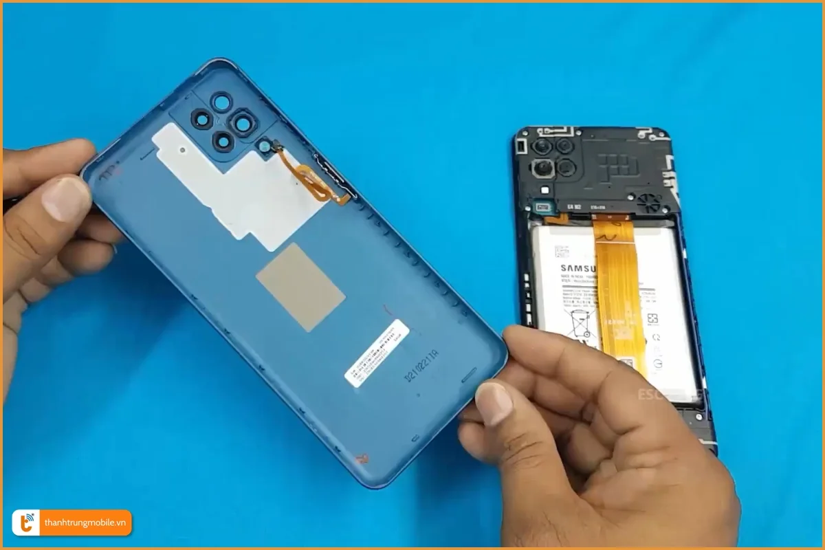 Quy trình thay nắp lưng Samsung Galaxy A12