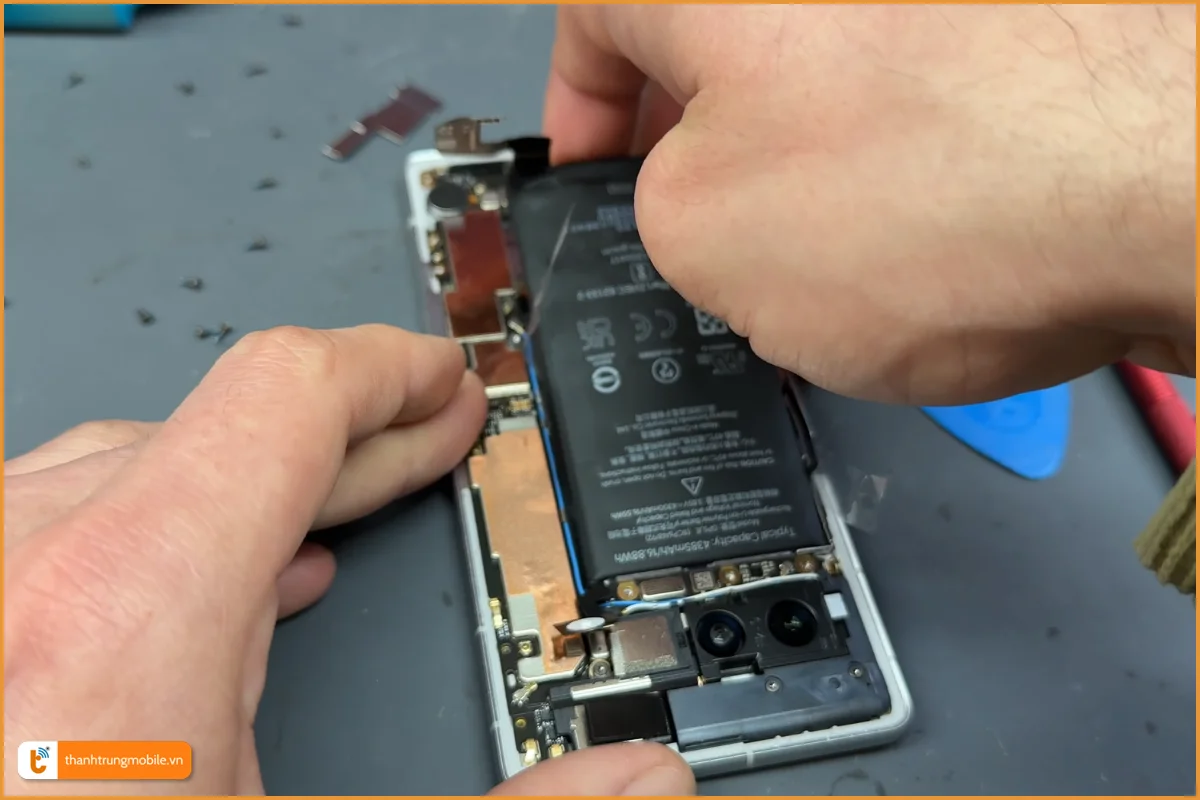 Quy trình thay pin Google Pixel 7A