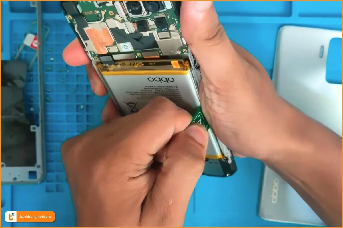 Quy trình thay pin Oppo F19 Pro nhanh chóng