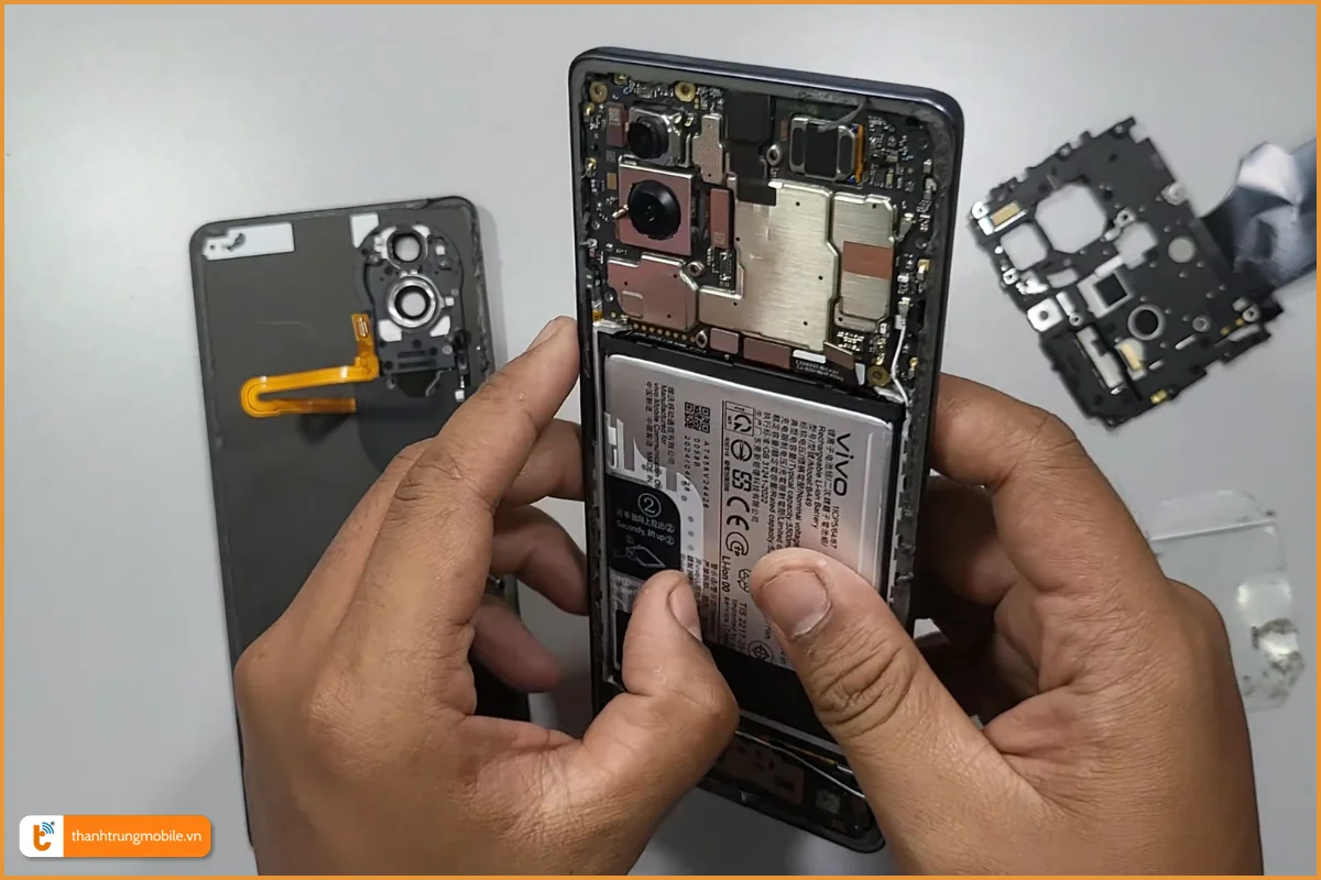 Quy trình thay pin Vivo V40