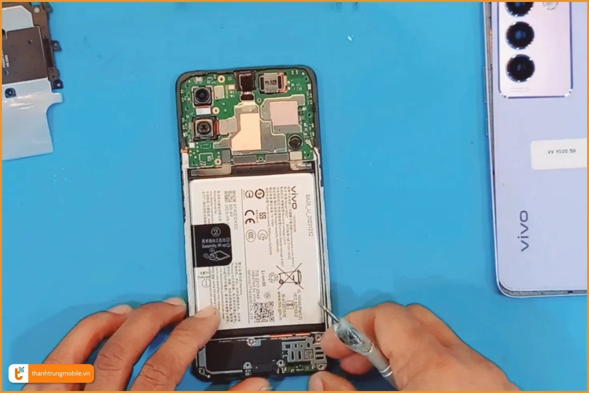 Quy trình thay pin Vivo Y100 | Y100i