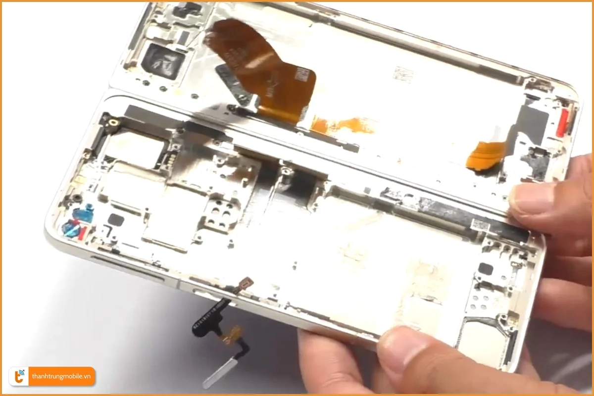 Quy trình thay vỏ OPPO Find N5