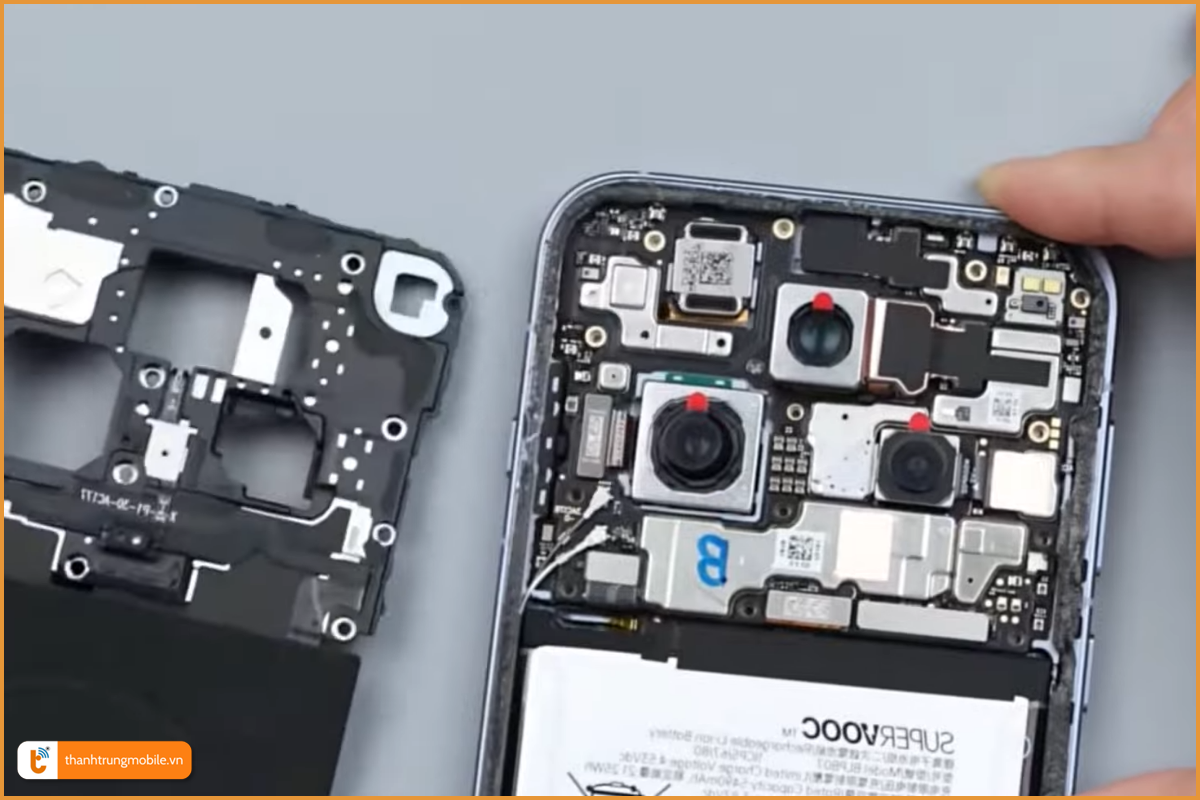 Quy trình thay vỏ Oppo Find X8 Pro chuyên nghiệp