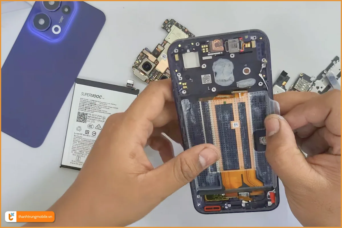 Quy trình thay vỏ OPPO Reno13 5G chuyên nghiệp