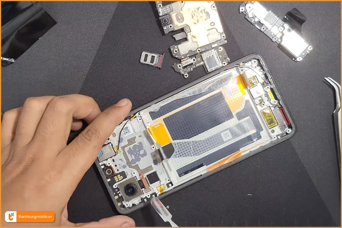 Quy trình thay vỏ POCO M7 Pro 5G chuyên nghiệp