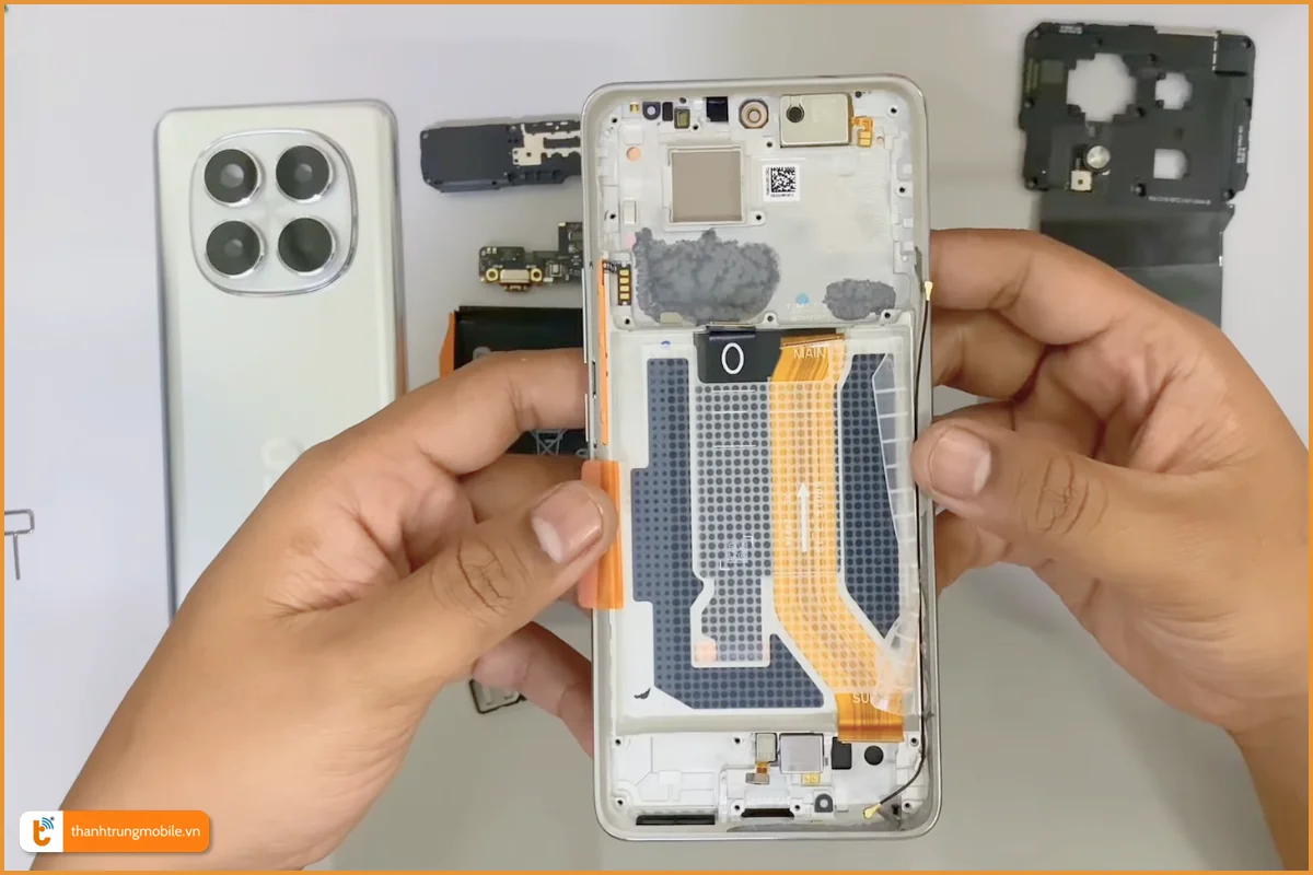 Quy trình thay vỏ POCO X7 chuyên nghiệp