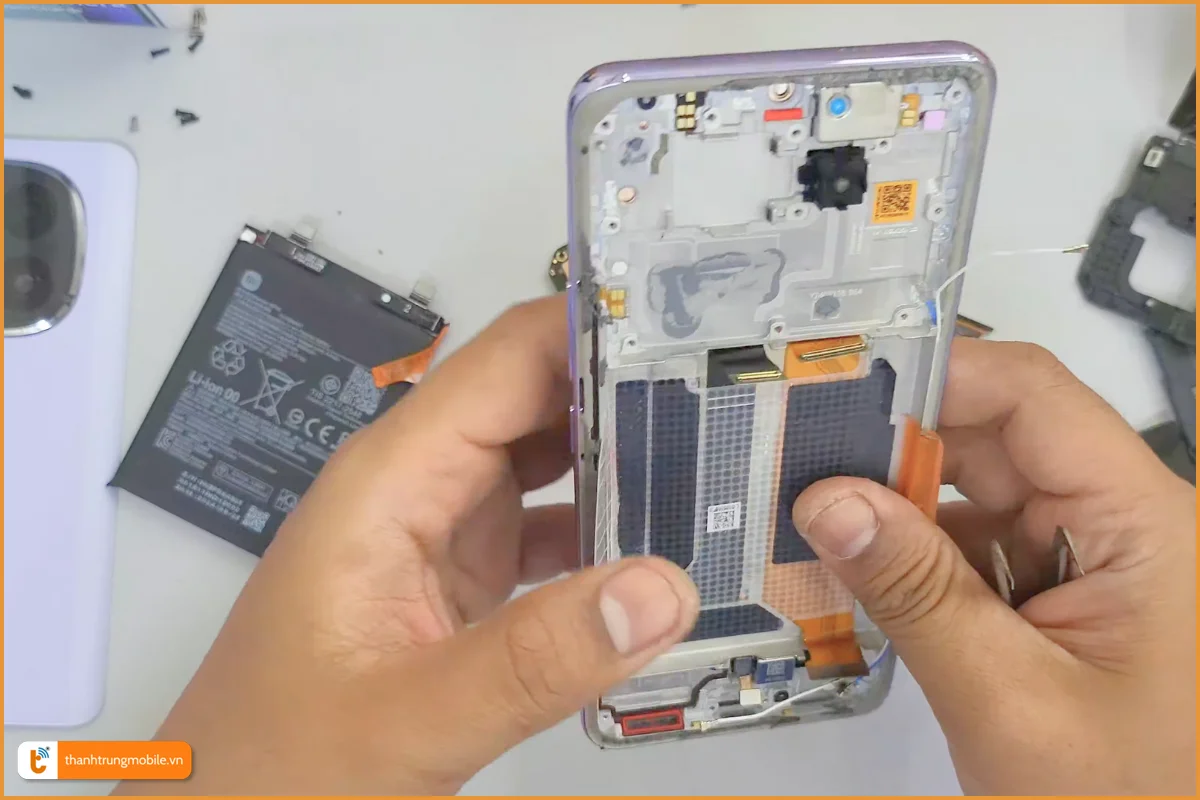 Quy trình thay vỏ Redmi Note 14 Pro+ 5G chuyên nghiệp
