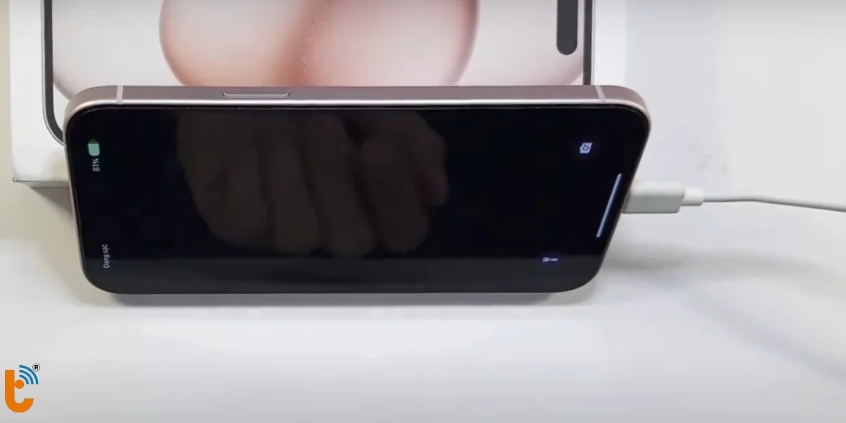 sac-dien-thoai-và-de-nam-ngang