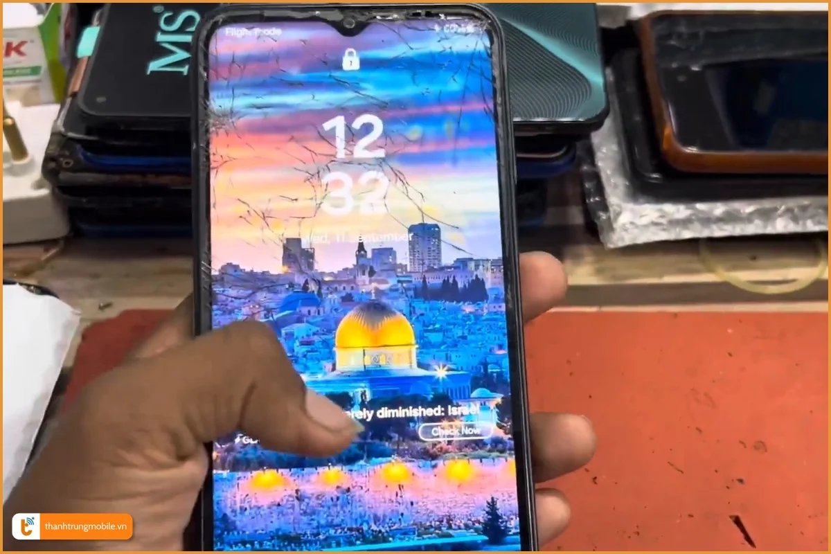 Samsung Galaxy A24 nứt bể mặt kính