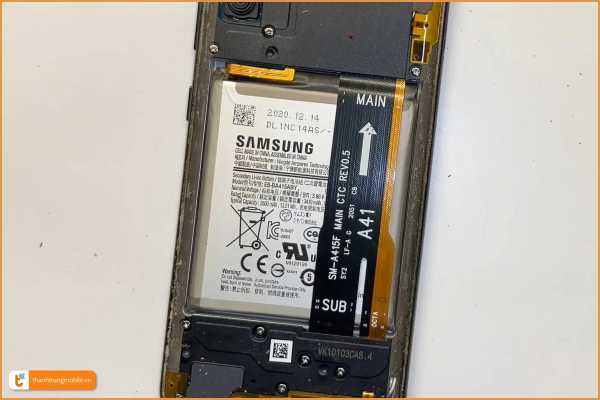 Samsung Galaxy A41 bị chai pin