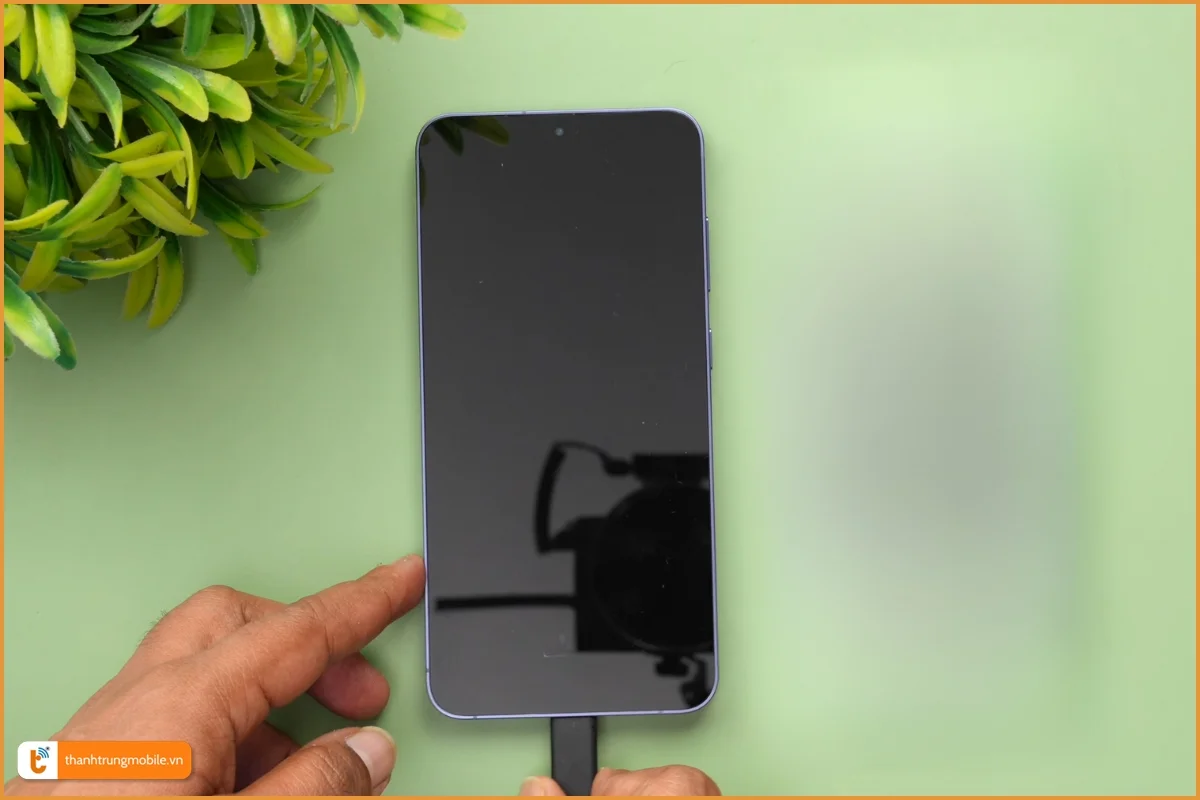 Samsung Galaxy S24 Plus sạc không vào pin