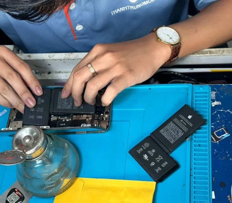 sua-dien-thoai-tai-phuong-Hanh-Thong