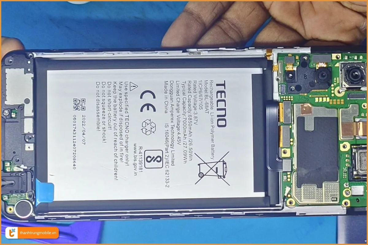 Tecno Pova 3 lỗi pin sạc lâu đầy, nóng máy