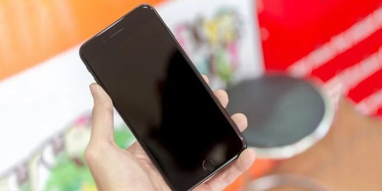 iPhone 7 bị tắt màn hình nguyên nhân và cách khắc phục