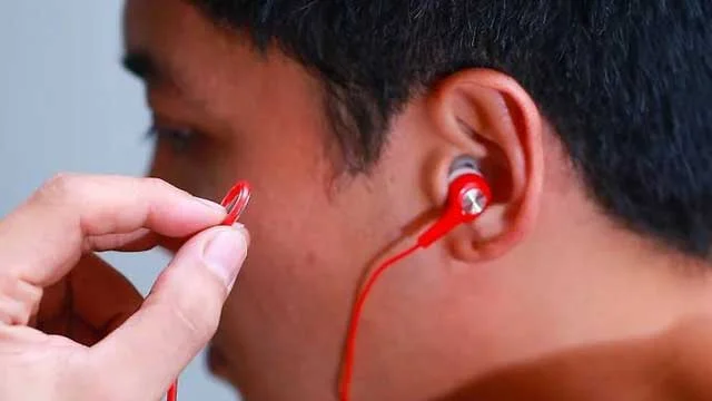 cach-sua-tai-nghe-bi-hu-mot-ben-1