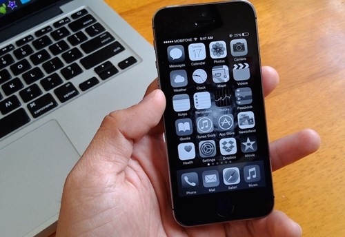 Sửa màn hình iPhone bị đen trắng trở về trạng thái bình thường