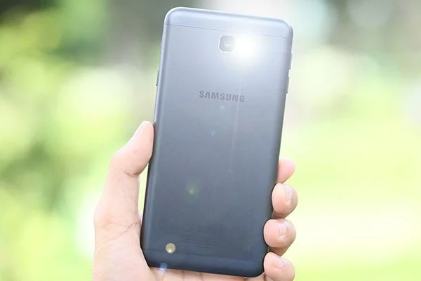 Mẹo bật tắt và chỉnh độ sáng đèn flash Samsung J7 Prime cực hay và đơn giản