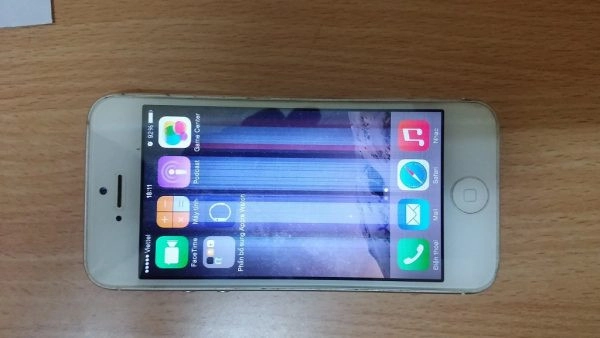 man-hinh-iphone-5-bi-soc-2