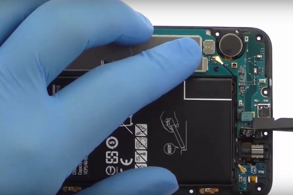 cach-thao-pin-samsung-j7-prime-12