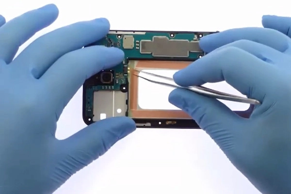 cach-thao-pin-samsung-j7-prime-18