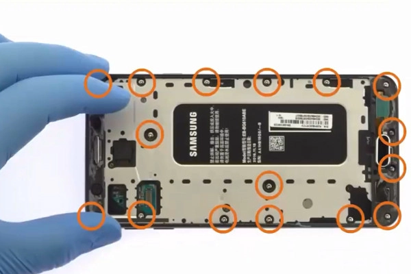 cach-thao-pin-samsung-j7-prime-7