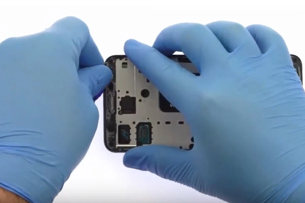 cach-thao-pin-samsung-j7-prime-8