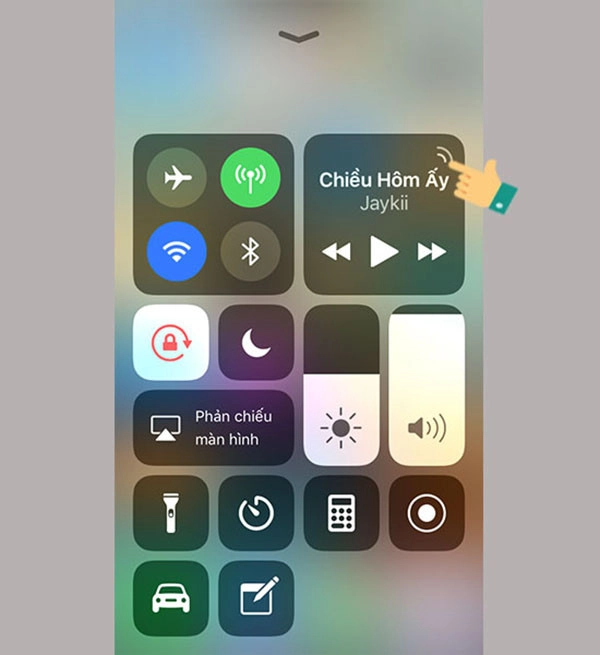 kiem-tra-dung-luong-pin-airpods-khi-su-dung-2