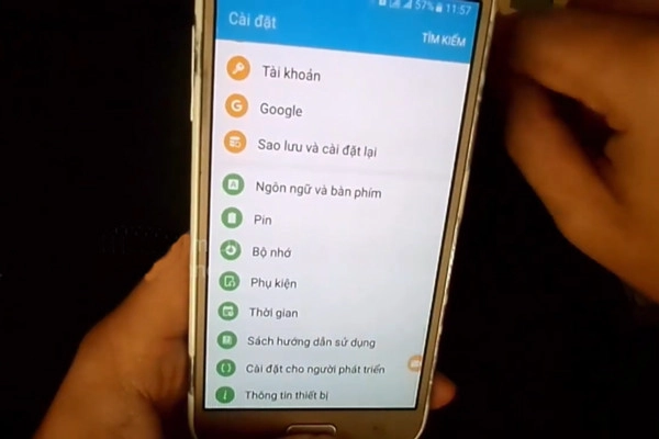 huong-dan-cac-cach-tat-lop-phu-man-hinh-don-gian-nhat-4