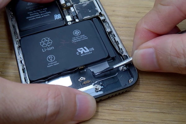 cach-thay-pin-iphone-x-6