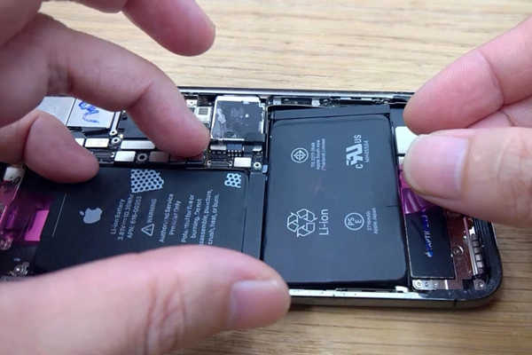 cach-thay-pin-iphone-x-11