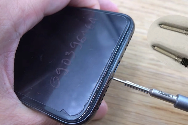 cach-thay-pin-iphone-x-1