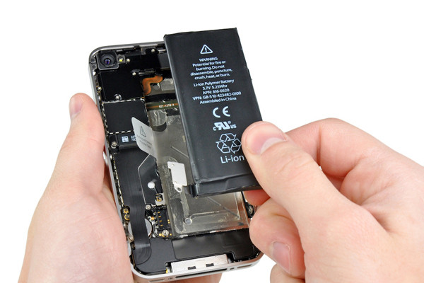 Giải đáp thắc mắc: iPhone thay pin có ảnh hưởng gì không?