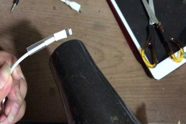 nhung-cach-bao-ve-cap-sac-dien-thoai-khong-nen-bo-qua-2