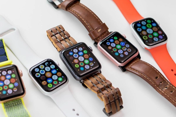 so-sanh-apple-watch-nhom-va-thep-nen-mua-san-pham-nao-6