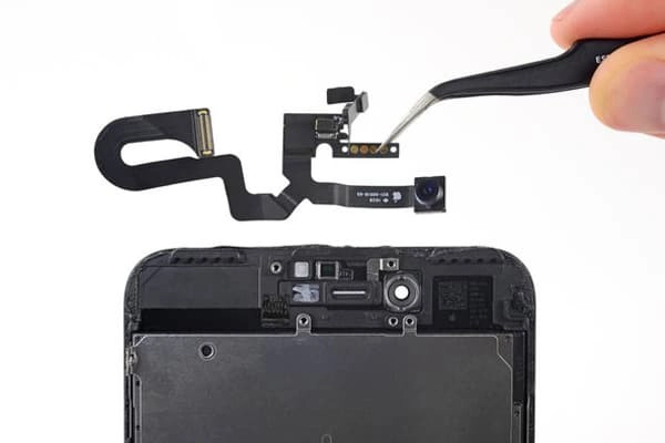 thay-camera-iphone-7-plus-1