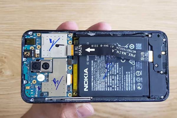 Thay pin Nokia X5 (Nokia 5.1 Plus)
