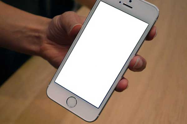 Sửa màn hình iPhone bị trắng xóa một cách dễ dàng
