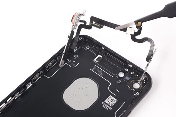 Thay cáp volume gạt rung iPhone 7