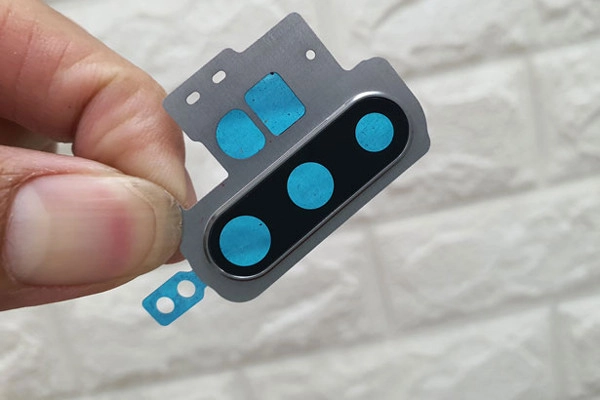 thay-kinh-camera-sau-samsung-galaxy-note-10-lite