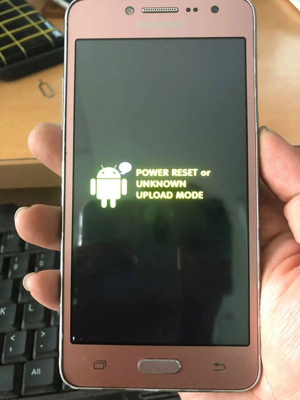 Sửa Samsung J2 Prime treo logo