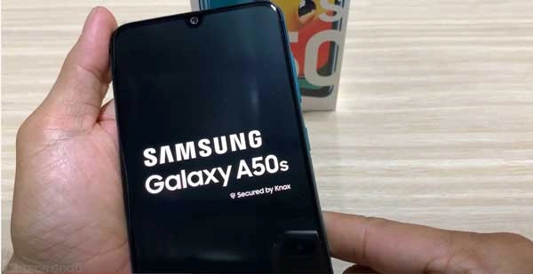 Samsung A50 treo logo