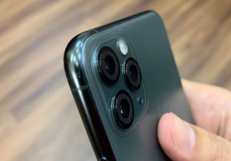 camera iPhone 11 bị mờ
